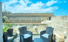 Traditional Townhouse, Terrace Near Valletta Weng1-1